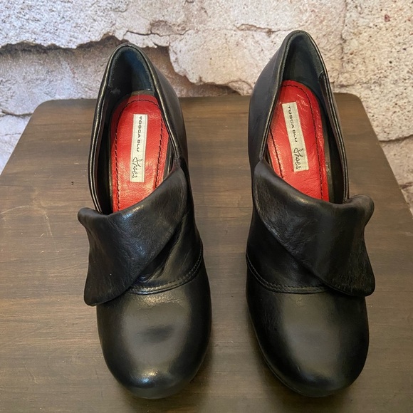 Tosca Blu Black Leather Flap Shoes - Picture 2 of 4